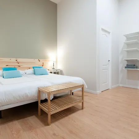Gasthof Bella Suites Triana